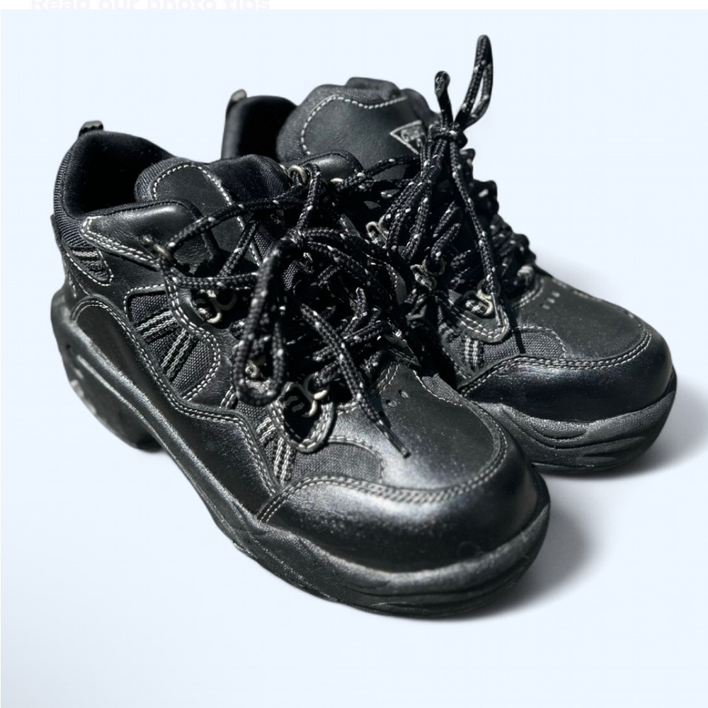 GUESS Vintage Black Lace-Up Platform Sneakers